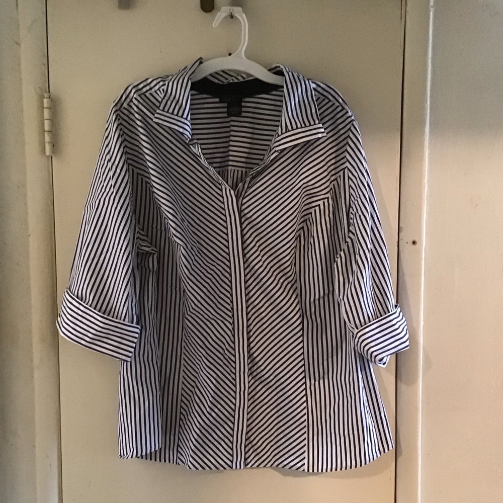Lane Bryant Black & White Button Up Size 20 Plus